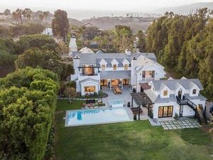 Potret Rumah Chris Martin di Malibu yang Dijual Rp 223 M Potret Rumah Chris Martin di Malibu yang Dijual Rp 223 M