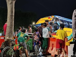 Kisah Fans Cilik Setia Menunggu Timnas U-17 demi Teriakkan Dukungan