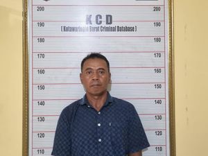 Tampang Kuli Bangunan Diberi Tumpangan Malah Perkosa Anak Pemilik Rumah Tampang Kuli Bangunan Diberi Tumpangan Malah Perkosa Anak Pemilik Rumah