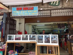 Toko Kopi Legendaris di Jakarta hingga Buket Menu Warteg yang Unik