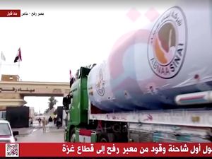 Truk Bahan Bakar Pertama Akhirnya Bisa Masuk ke Gaza!