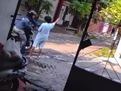 Emak-emak di Semarang Gagalkan Aksi Jambret Hingga Terpental ke Jalan