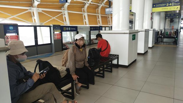 Waktu tunggu LRT Jabodebek (Tina/detikcom)