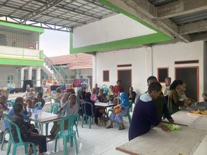 Kisah Yayasan di Bekasi Rawat Ratusan ODGJ