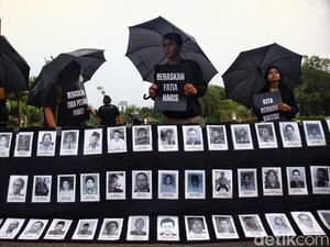 Aksi Kamisan ke-795 Desak Haris dan Fatia Dibebaskan