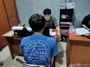 Diantar Ortu, Anggota Geng Motor DPO Pembacokan Cianjur Serahkan Diri Diantar Ortu, Anggota Geng Motor DPO Pembacokan Cianjur Serahkan Diri