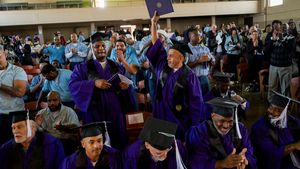 Bahagianya Narapidana di AS Dapat Gelar Sarjana