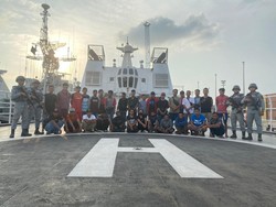 Bakamla Gagalkan Penyelundupan 30 Calon Pekerja Migran Ilegal ke Malaysia