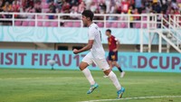Uzbekistan mengejutkan Spanyol di babak kedua. Amirbek Saidov merobek gawang Jimenez di menit ke-54 untuk membuat skor menjadi 2-2.