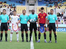 Uzbekistan vs Spanyol berlangsung di Stadion Manahan, Solo, Kamis (16/11/2023) sore WIB. Tim Matador langsung coba menekan lawan sejak menit pertama.