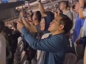 Momen Cak Imin Nonton Coldplay: Ternyata Seru!