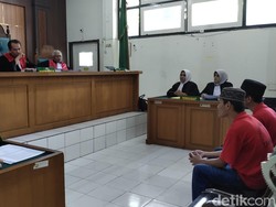 Dua Kurir Sabu 5,7 Kg Sabu Asal Surabaya Divonis 17 Tahun Bui