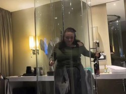 Kamar Mandi Transparan di Tengah Kamar Hotel Bikin Turis Heran