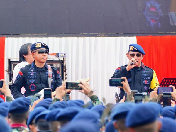 Potret Kompak Kapolri-Jenderal Agus Subiyanto Ngeband di HUT ke-78 Brimob