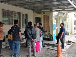 Sekeluarga Geruduk Kantor Dinkes Imbas Bayi Meninggal di Tasikmalaya