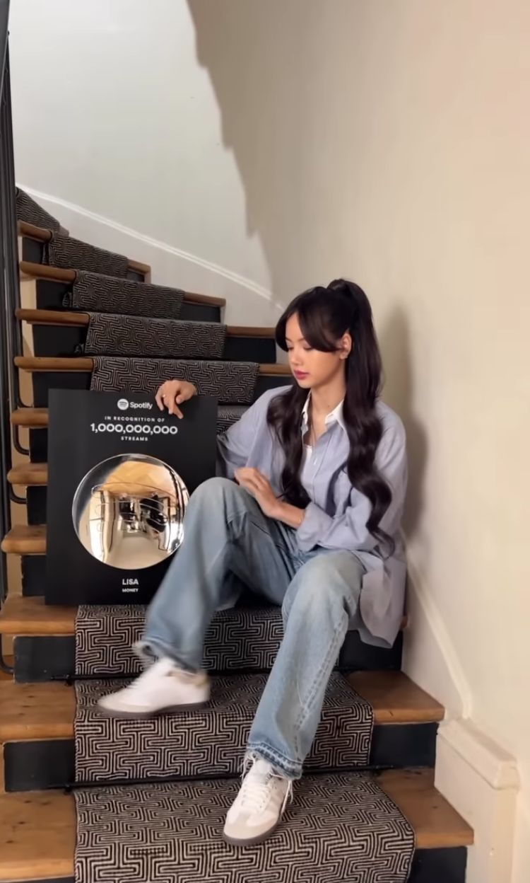Lisa BLACKPINK