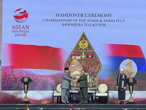 Prabowo Serahkan Estafet Keketuaan ADMM 2024 ke Menhan Laos
