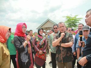 Pj Gubernur-Komisi IV DPR Cek Lahan Pertanian Terdampak El Nino di Jateng Pj Gubernur-Komisi IV DPR Cek Lahan Pertanian Terdampak El Nino di Jateng