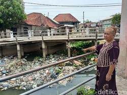 Jorok! Sungai Aur Palembang Dipenuhi Sampah, Warga Ngeluh Bau