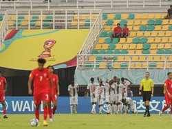 Mereka berada di urutan kedua Grup B dengan enam angka. Mali menemani Spanyol yang memuncaki klasemen dengan tujuh poin ke-16 besar. 
