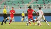 Kanada vs Mali pada laga ketiga Grup B Piala Dunia U-17 2023 tersaji di Gelora Bung Tomo Surabaya, Kamis (16/11). Mali mengambil inisiatif menyerang. 
