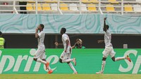 Pesta gol Mali berlanjut di menit ke-77. Bola muntah sepakan Kanate yang ditepis Abraham bisa teruskan Hamidaou Makalou menjadi gol. 