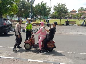 Power Ranger Pink Kena Ciduk Polisi Bantul, Ternyata Begini Ceritanya Power Ranger Pink Kena Ciduk Polisi Bantul, Ternyata Begini Ceritanya