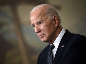 Momen Biden Diteriaki Massa Pro-Palestina Sepulang dari Gereja Momen Biden Diteriaki Massa Pro-Palestina Sepulang dari Gereja
