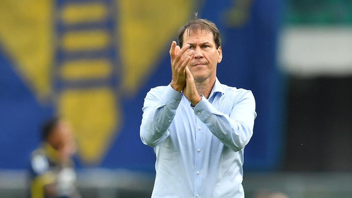 Soccer Football - Serie A - Hellas Verona v Napoli - Stadio MarcAntonio Bentegodi, Verona, Italy - October 21, 2023 Napoli coach Rudi Garcia celebrates after the match REUTERS/Jennifer Lorenzini