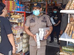 Satpol PP-Bea Cukai Sita 500 Rokok Ilegal dari 15 Toko di Jembrana