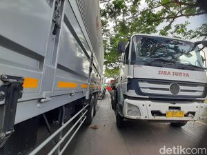Macet Horor di Pati-Rembang Sampai 23 Km, Ini Klarifikasi Polisi Macet Horor di Pati-Rembang Sampai 23 Km, Ini Klarifikasi Polisi