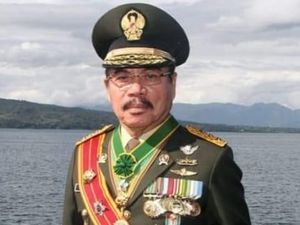Kala TB Silalahi Melarang Kiriman Bunga - Mengganti Kado Kawinan dengan Angpao Kala TB Silalahi Melarang Kiriman Bunga - Mengganti Kado Kawinan dengan Angpao