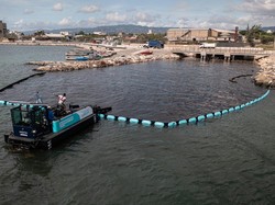 Selain Konser, Coldplay Juga Dukung Bersih-Bersih Kali Cisadane