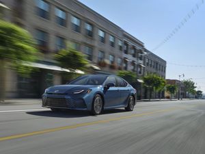Toyota Camry Terbaru Kian Dekat ke Indonesia Toyota Camry Terbaru Kian Dekat ke Indonesia
