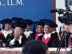 Penjelasan UGM Soal Eddy Hiariej Tersangka KPK Hadiri Pengukuhan Guru Besar