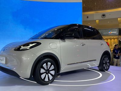 Lihat dari Dekat Wuling BinguoEV, Mobil Listrik Classy yang Modern