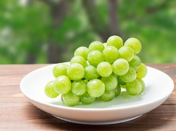 Fakta Menarik Anggur Shine Muscat, Kenali Manfaatnya