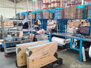 Blibli Pakai AI untuk Proses Bungkus Paket, Hemat Waktu 30%