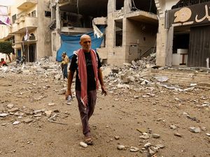 Cinta Palestina, Warga Polandia Ini Tolak Tinggalkan Gaza Cinta Palestina, Warga Polandia Ini Tolak Tinggalkan Gaza