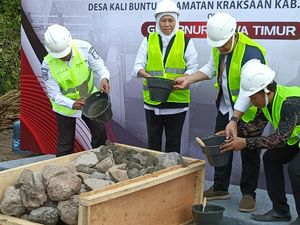 Gubernur Khofifah Resmikan Bangunan Pengendali Banjir Rob di Probolinggo Gubernur Khofifah Resmikan Bangunan Pengendali Banjir Rob di Probolinggo