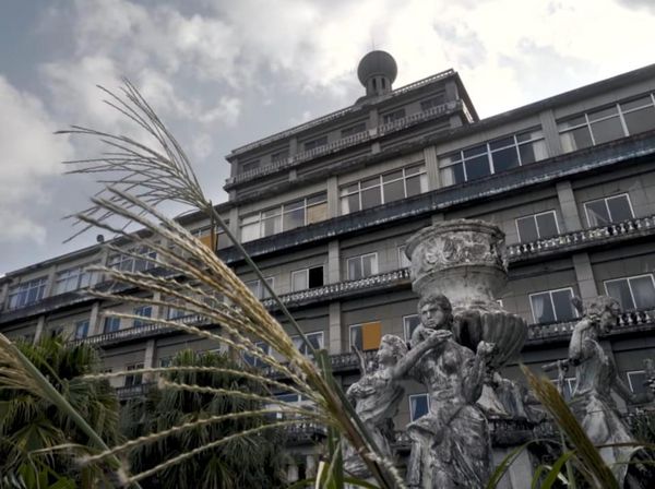 7 Hotel Terbengkalai yang Bikin Merinding, Berani Nginap?