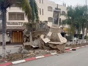 Israel Hancurkan Monumen Yasser Arafat di Tepi Barat Israel Hancurkan Monumen Yasser Arafat di Tepi Barat