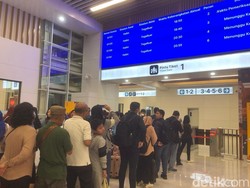 Ogah Kena Macet Jumat Malam, Karyawan Pilih Balik ke Bandung Naik Whoosh