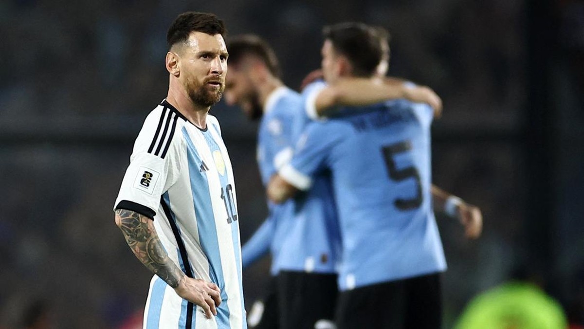 Lionel Messi tak terima Argentina disebut pengecut oleh Rodrygo. (Foto: REUTERS/AGUSTIN MARCARIAN)