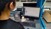 Melihat Lebih Dekat Kecanggihan AI dalam Proses Bungkus Paket di Blibli