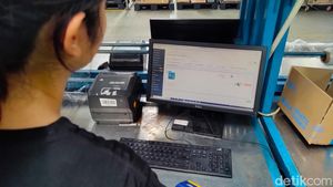 Melihat Lebih Dekat Kecanggihan AI dalam Proses Bungkus Paket di Blibli