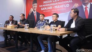 Momen Tim Hukum TPN Ganjar-Mahfud Siap Dampingi Aiman
