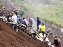 Super Tucano Jatuh: Flight Data Recorder Ditemukan-Wapres Angkat Bicara