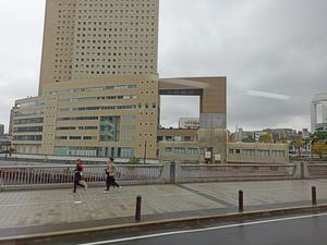 Melihat TOD di Kawasan Reklamasi Yokohama, Ada Stasiun dalam Mal