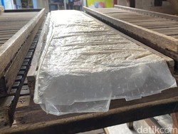 Perajin Tempe di Surabaya Keluhkan Kenaikan Harga Kedelai